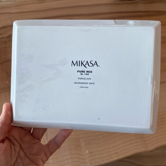 Mikasa Pure Red Square 8” plate - Picture 3 of 4